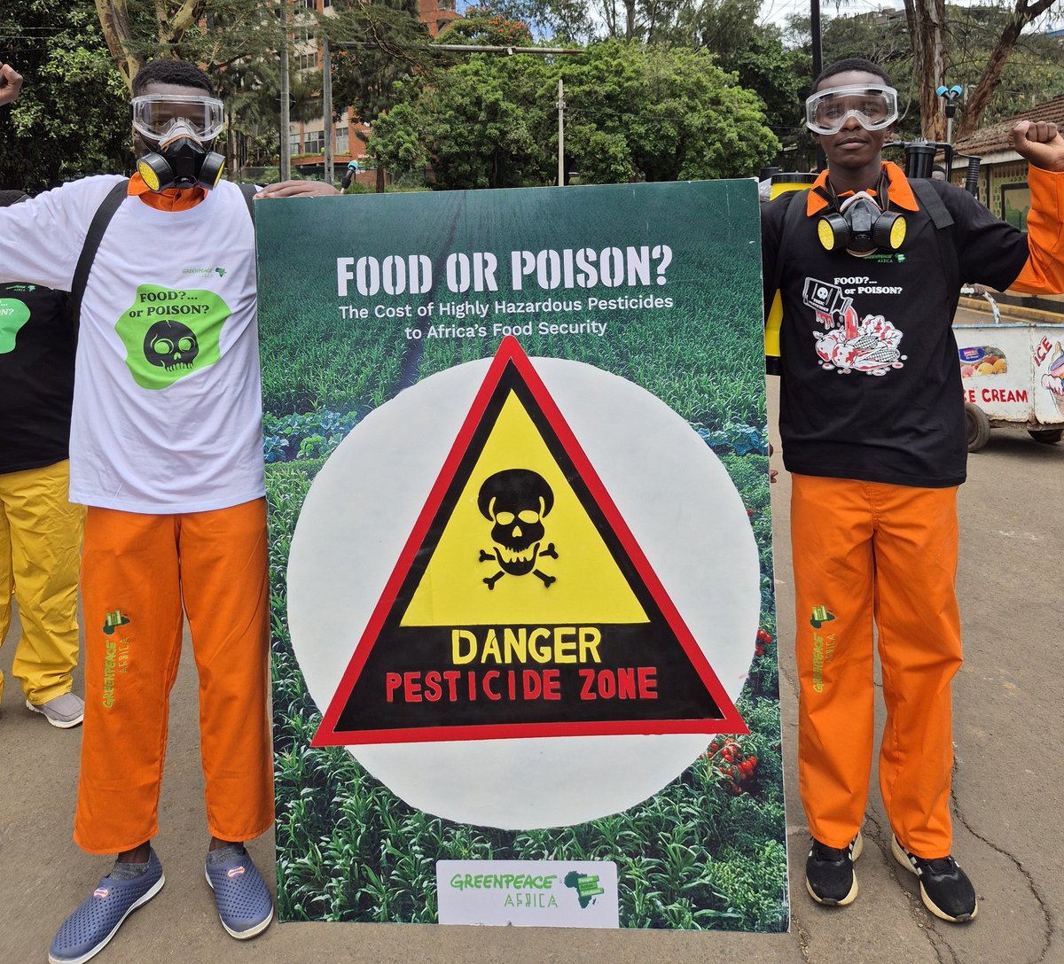 gp_kenyagroup's tweet photo. Kenya officially banned 77 Highly Hazardous Pesticides. Banned simazine still shows up 'in almost every site tested.' Paper bans don't protect soil. We demand ENFORCEMENT.
Take Action  https://t.co/qzX79SJVqY 

#FoodOrPoison https://t.co/BkLj2dRXE0