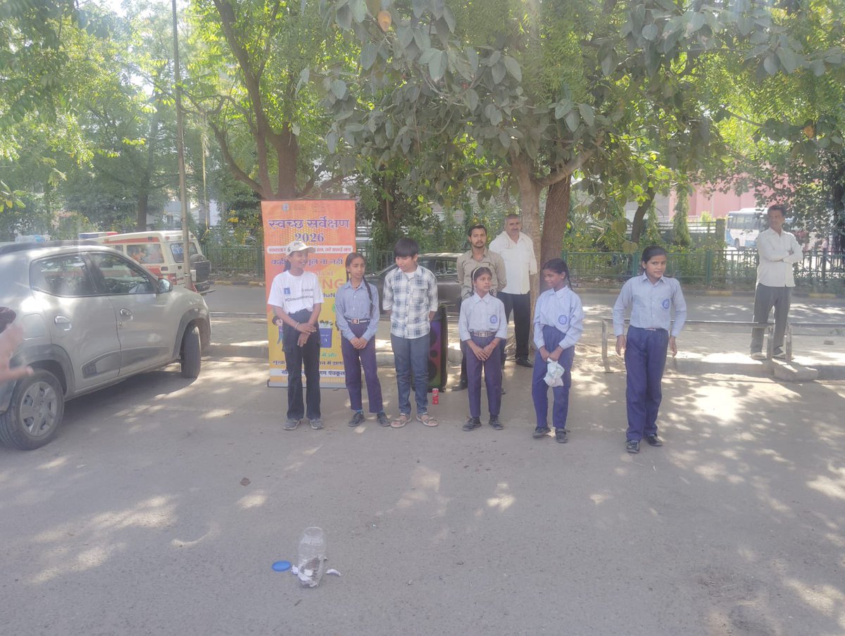 Awareness generation about ‘Waste Segregation’ and ‘To Avoid Use of Plastic’ by Aashman Foundation kids through dance &amp; nukkad natak.

#SwachhPanchkula #MCPanchkula #JanBhagidari