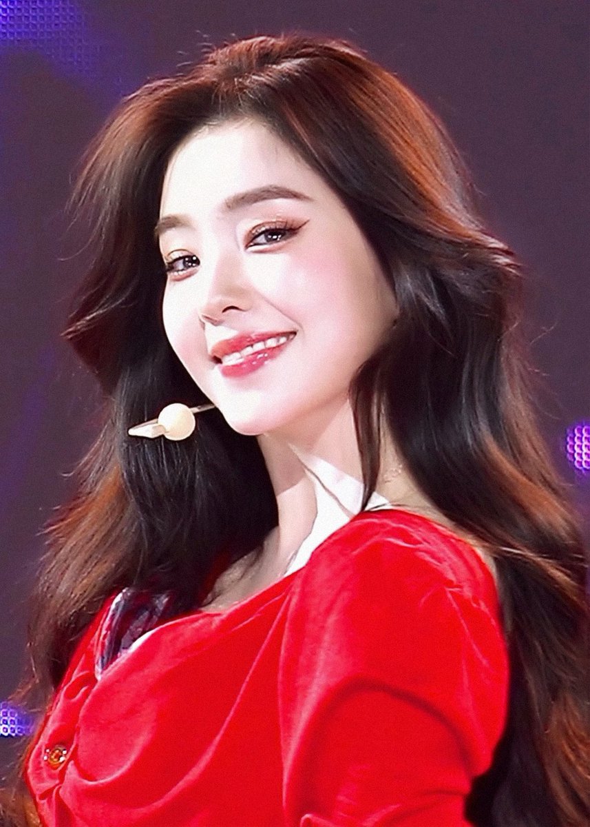 🌷🐰🌷 (@preciousrenebae) on Twitter photo 