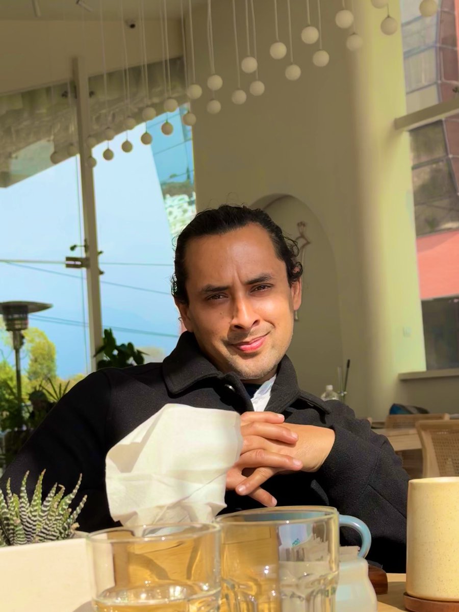 सरल हुनु जति जटिल जिन्दगीमा केहि पनि छैन ।