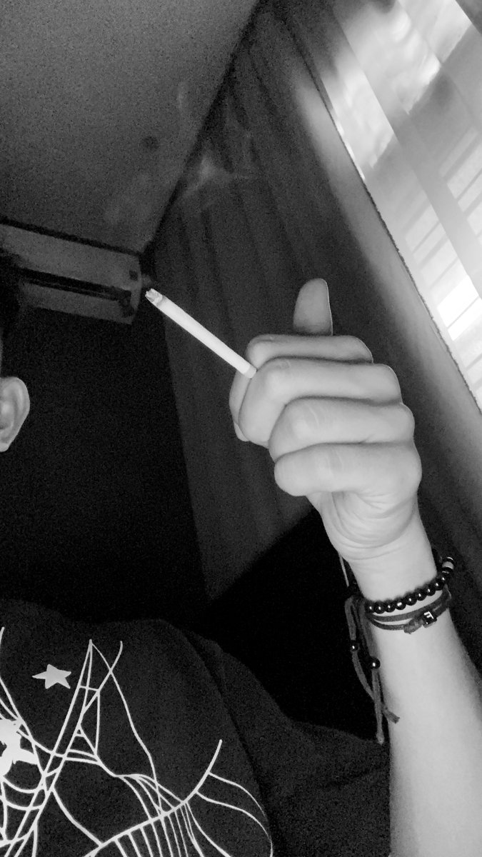 essegrape20's tweet photo. tiba tiba pengen punya pacar🙂 #gaymakassar https://t.co/sfAm8oUwvI
