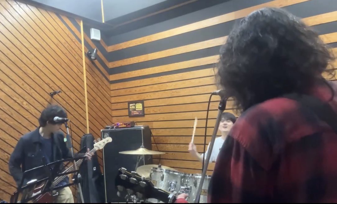 新曲制作中