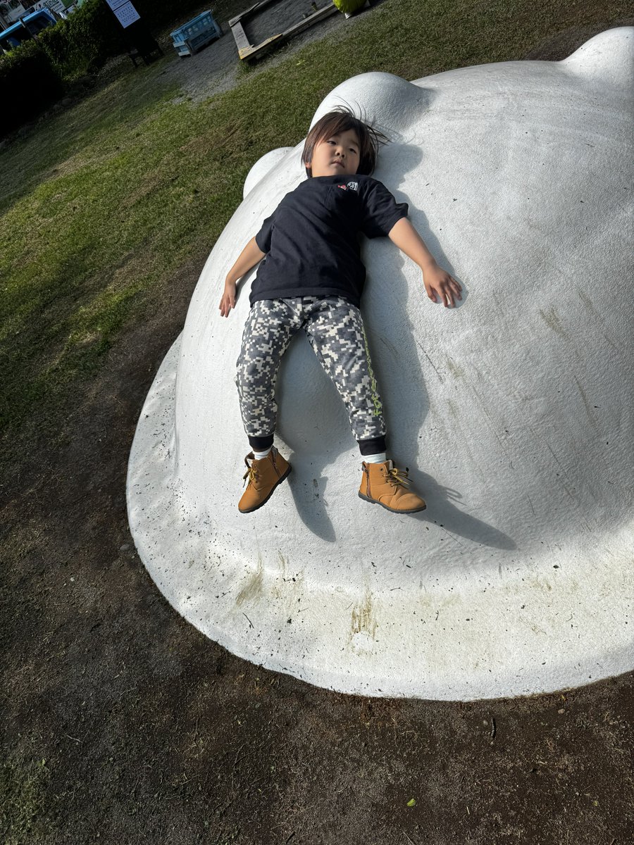 カナタ·͜·ᰔᩚパパ「親友と共に」 tweet media