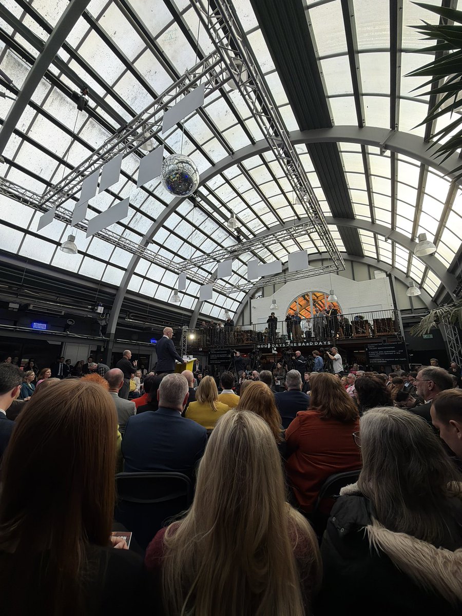 Lauren Oxley tweet media