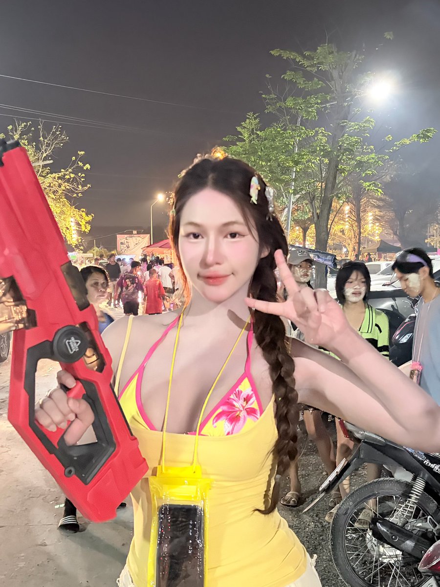 โฟ ก๊าสส tweet media