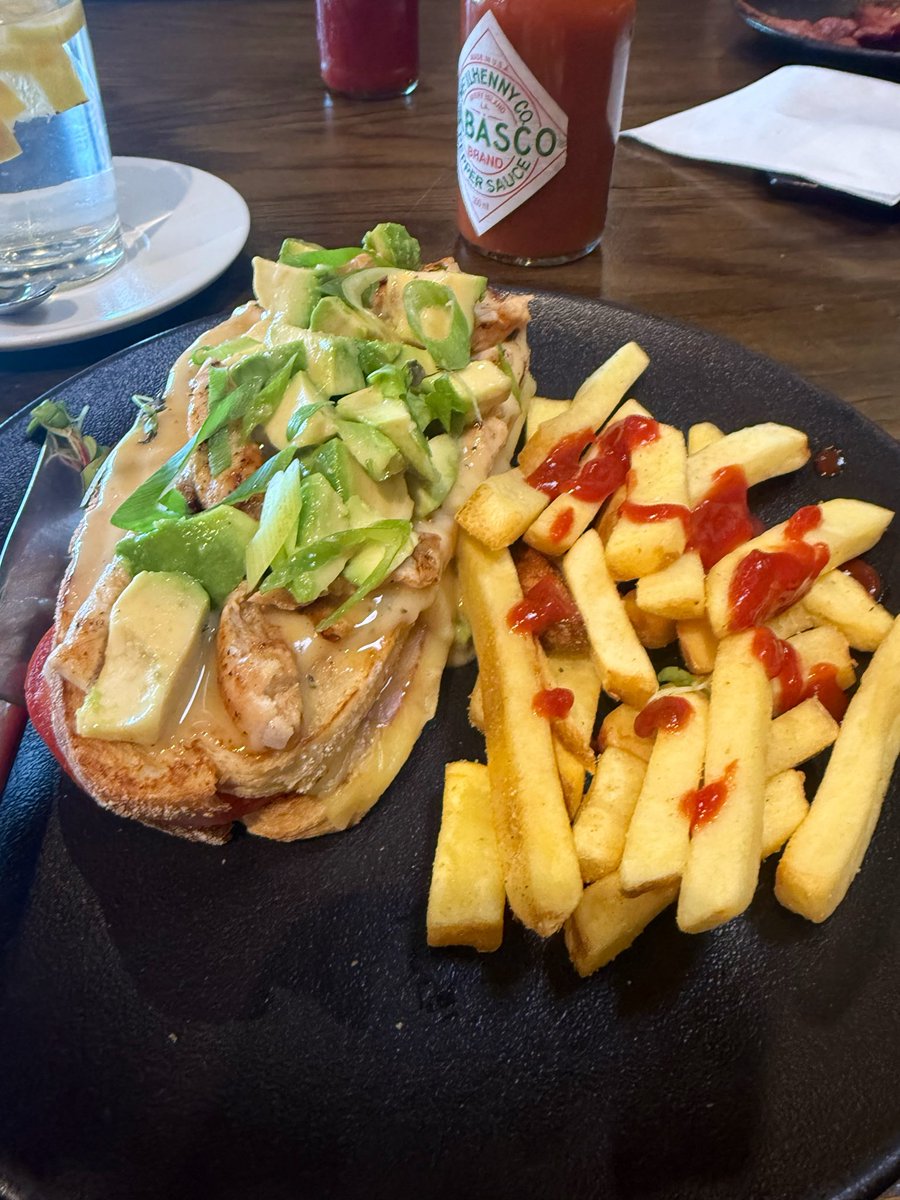 Raesetja tweet media