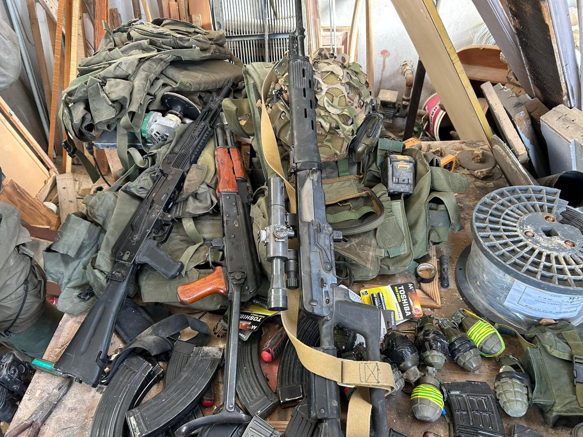 IDF's tweet image. ⭕️DISMANTLED: ~70 Hezbollah terror infrastructure sites in just one minute.

IDF soldiers located dozens of weapons, among the weapons located were RPGs, Kalashnikov rifles, ammunition, grenades, an anti-aircraft missile, surveillance equipment and combat equipment.

In an