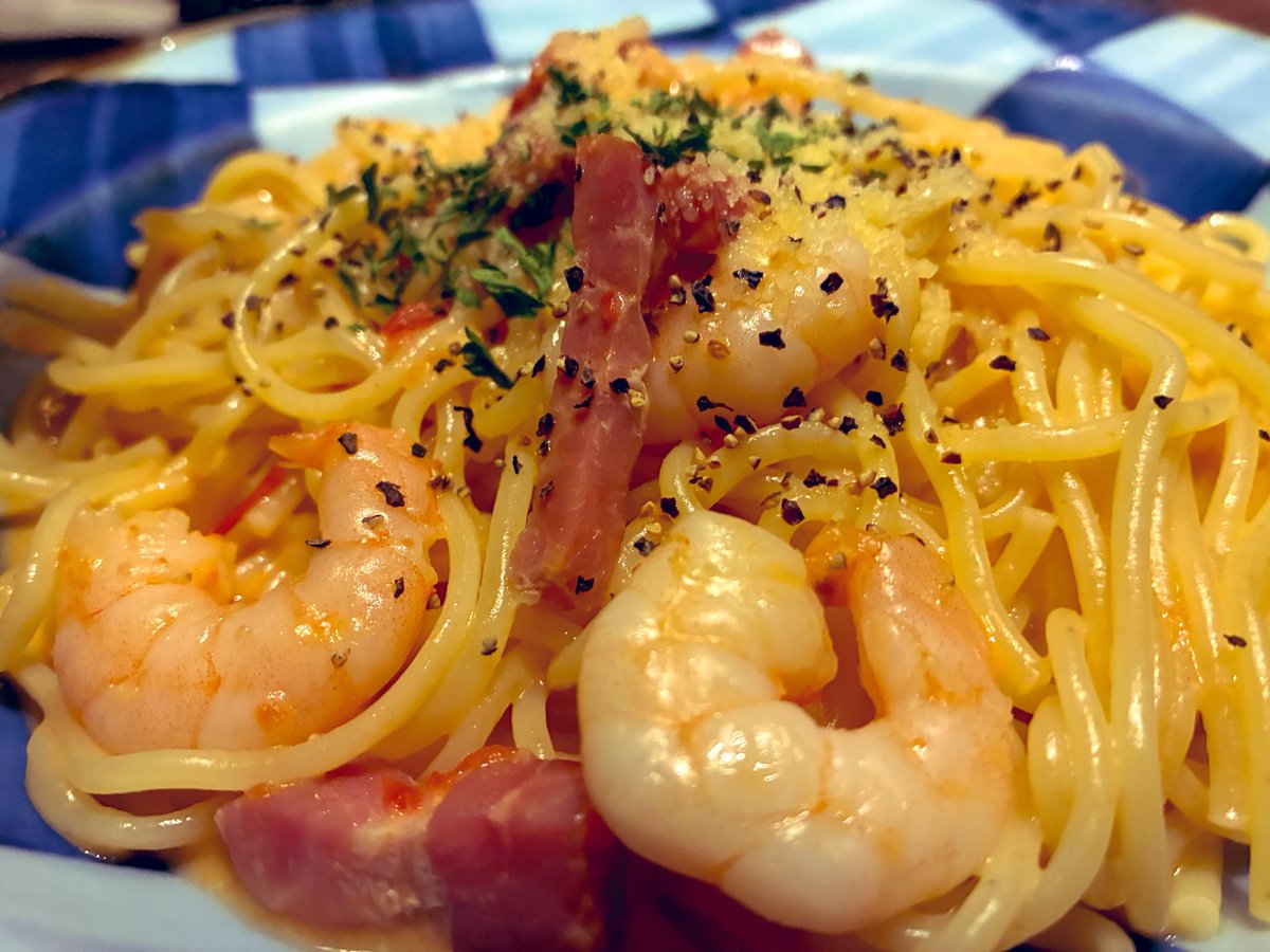 1週間お疲れ様のご褒美で週末好きな物買ってたけど、週末限定なんて誰が決めたんですかｯ(自分)
好きな時に好きな物食べればいいじゃないｯ(誰もダメとは言ってない)