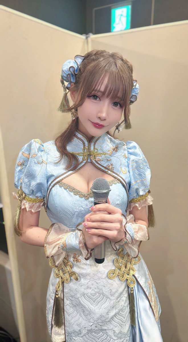 snhr_minami's tweet photo. 昨日は衣装会社のリアラさんの20周年記念パーティ
にてMCを担当させていただきました💐

このPPE41の衣装もリアラさんにお仕立ていただいたとてもお気に入りの衣装です！

特別な日にこのような役割をいただけてとても光栄でした✨😭
改めて20周年おめでとうございます💗🎂 https://t.co/9qhHsqamdi