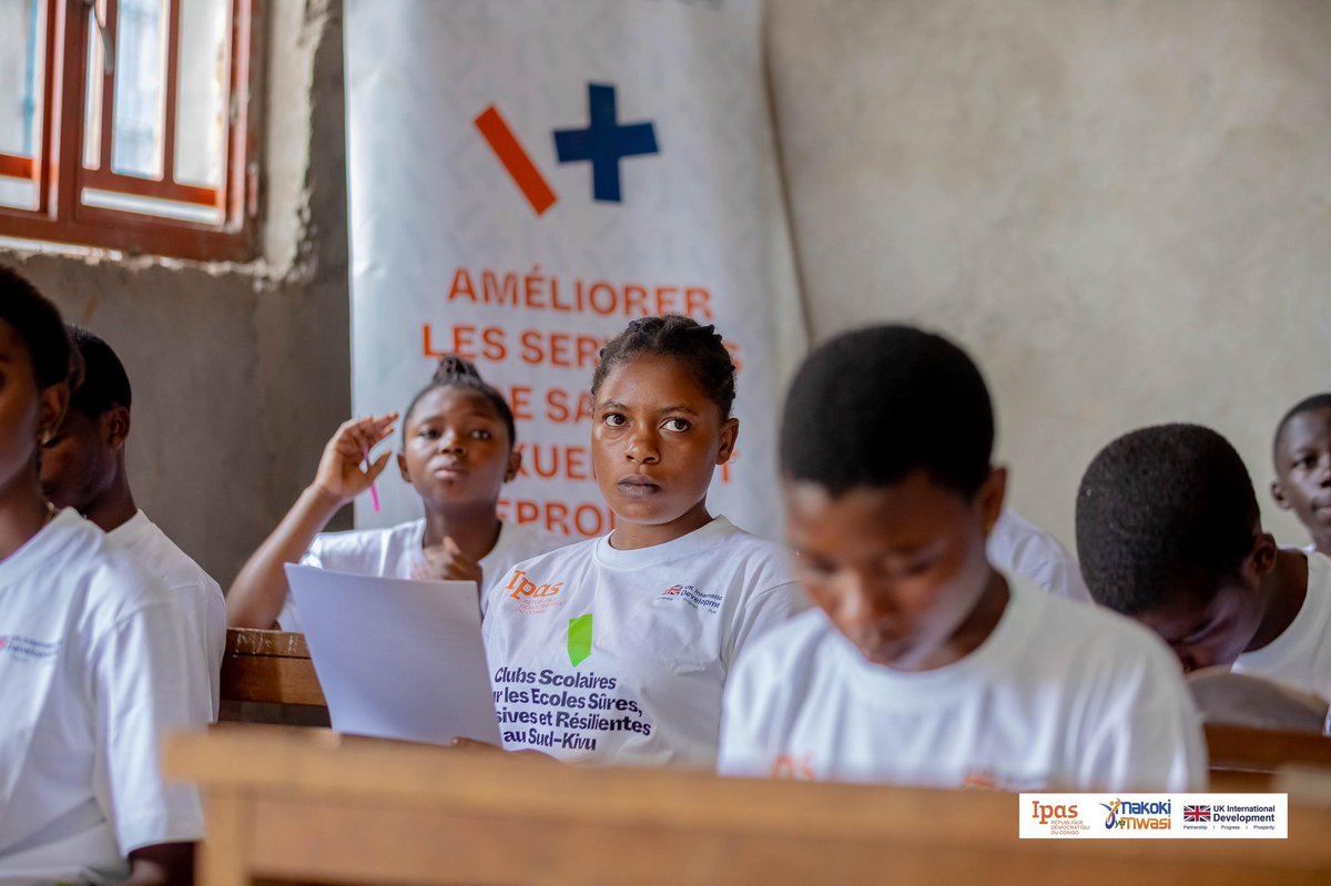 Patriciakapapa's tweet image. #SudKivu : Parce que la santé et l’avenir des ado et des jeunes comptent,@MakokiYaMwasi renforce les capacités des clubs scolaires en éducation sexuelle complète, pour qu’ils puissent sensibiliser leurs pairs aux risques évitables en milieu scolaire. 
#AdoInformé
#ChoixEclairé