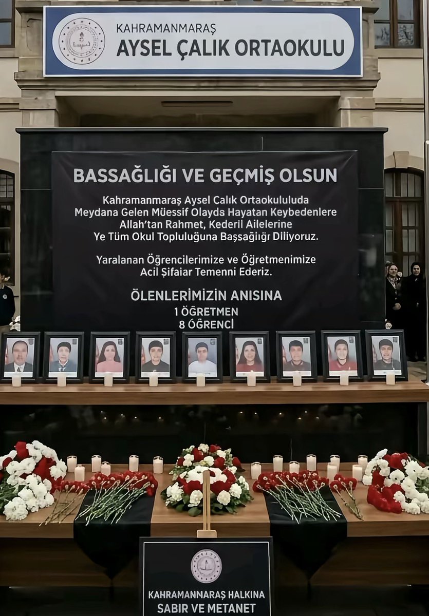“Bir milletin çocukları, o milletin geleceğidir.”

— Mustafa Kemal ATATÜRK

Geleceğimizi koruyamadık.

REİS <a href="/sedat_peker/">Sedat Peker</a>