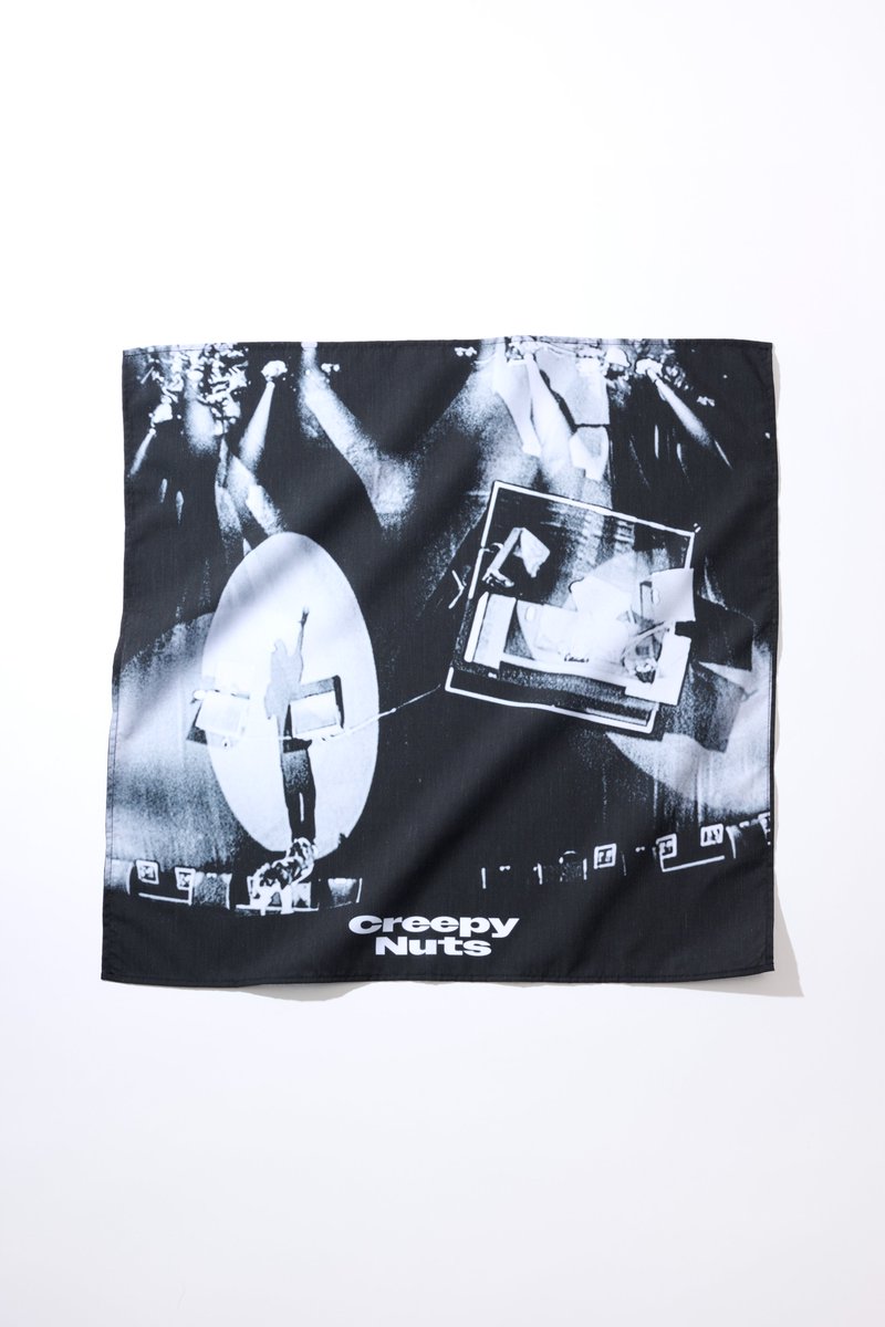 side by side tweet media