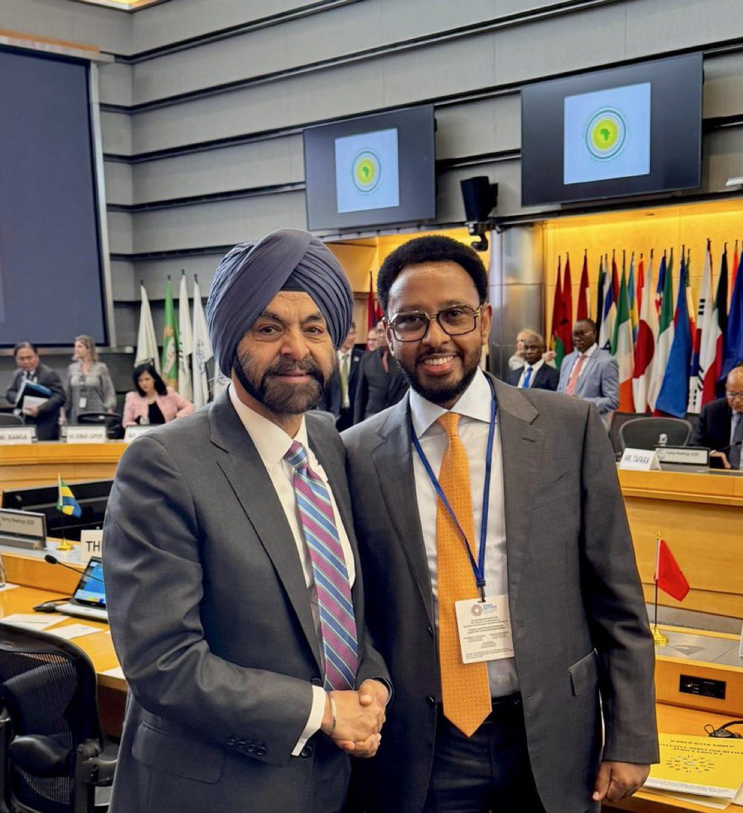 sntvnews1's tweet image. The Finance Minister @BihiEgeh engaged with @WorldBank president Ajay Banga during the Development Committee meeting in #WashingtonDC.  “We are grateful for the @WorldBankAfrica's strong partnership in #Somalia”, the Minister said.