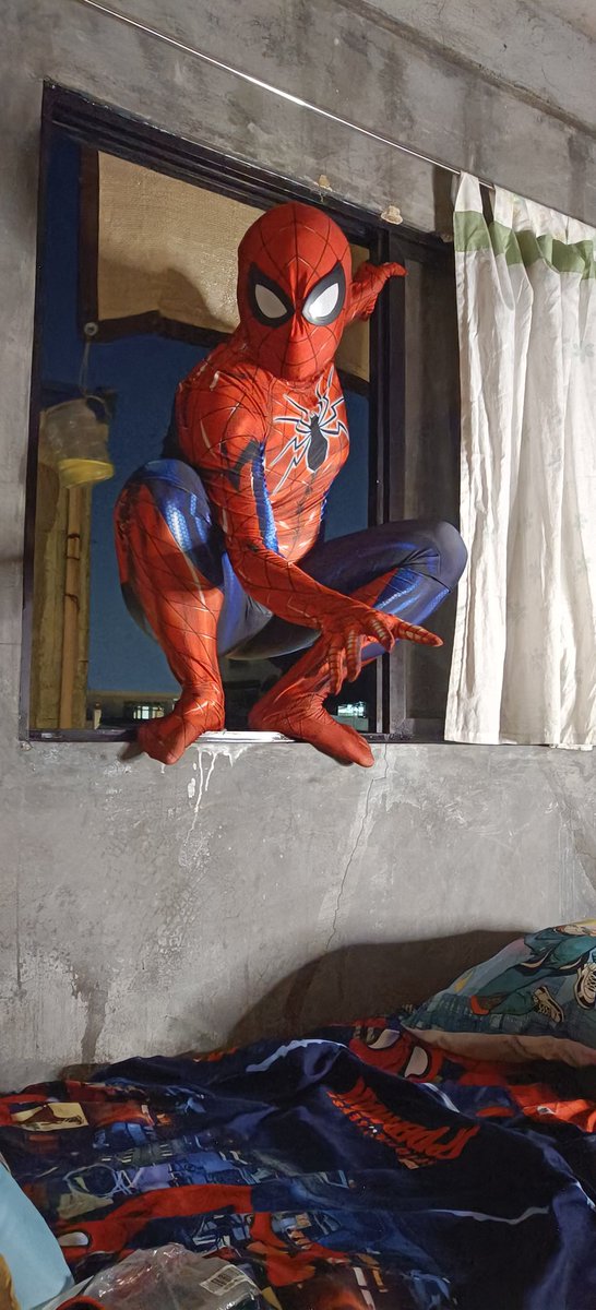 JzCruzer's tweet photo. Pick the best pic for my new profile pic! 1, 2, 3 or 4? #SpiderMan #Marvel #cosplay #MarkIV https://t.co/Ult2Mgf0GL