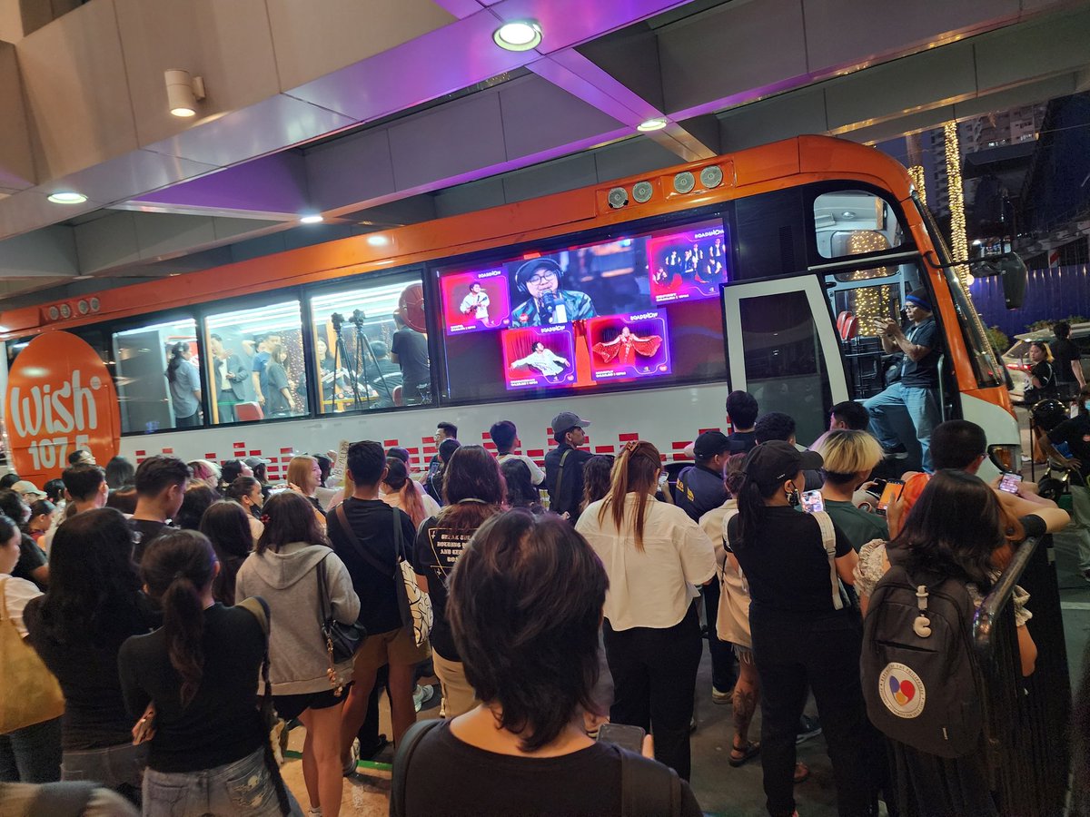 Ozeborn's tweet photo. People are starting to gather now.
Looking forward to seeing BE:FIRST later. https://t.co/cg7OT9gmKT