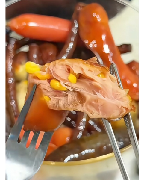 xinrui_group's tweet image. Soy protein isolate: make your sausages juicier, more tender &amp;amp; higher-yield! 🌭 Locks moisture, boosts texture, stable bulk supply. Contact us now!
xinruigroup.cn
#SoyProteinIsolate #MeatProcessing