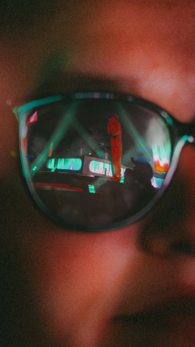 Louis Tomlinson France tweet media