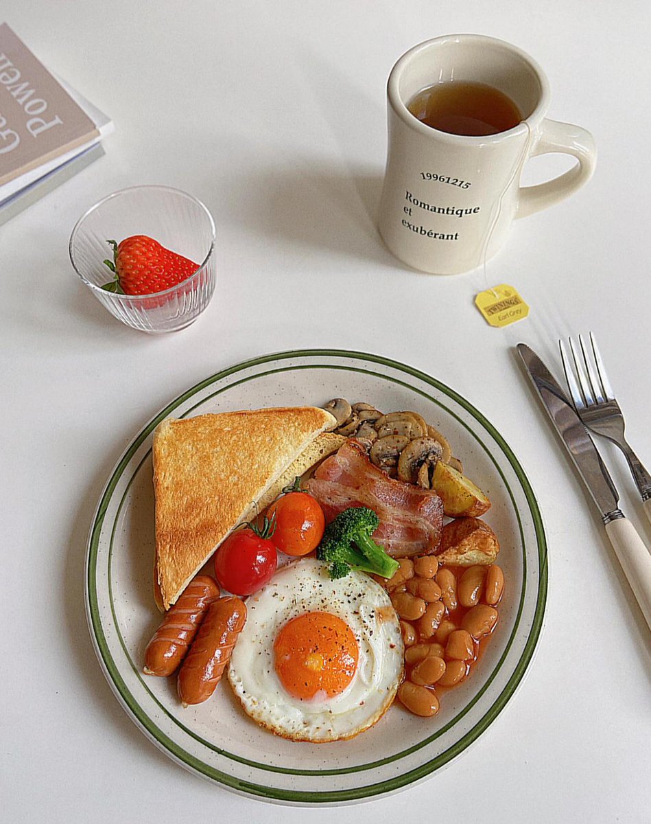 33abd121abd's tweet image. Sunny side up eggs + crispy bacon + cherry tomatoes  | A simple, flavorful start to your day! Quick to make, even quicker to love. #BreakfastVibes #EasyMeals