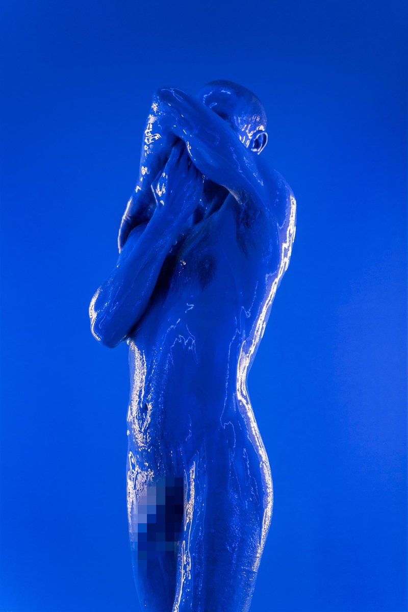 Ferran_SC_2026's tweet image. Le bleu monochrome : bien plus qu'une couleur, une porte vers l'immatériel. 💙 En effaçant les formes, on touche à l'infini et au spirituel. Une immersion totale où la sensation devient pure émotion.

#Art #Monochrome #Bleu #Contemporaryart #nude