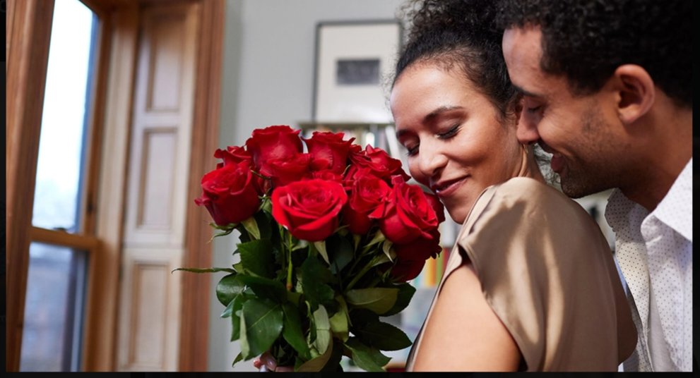 iyanucr7's tweet image. To my sisters: Beauty go attract man, but character go keep the king. Work on your mind, your heart, and your purpose. The right one go value both. Stop settling for less than you deserve. Real love go find you when you level up.  #NaijaWomen #LoveAdvice"
