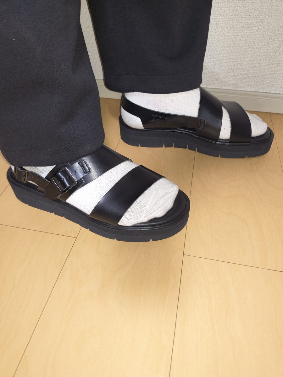GU×エンジニアードガーメンツ26SSの販売開始前日ですが、別件で…
さよスト。
#フットザコーチャー
#サンダル
#レザーサンダル