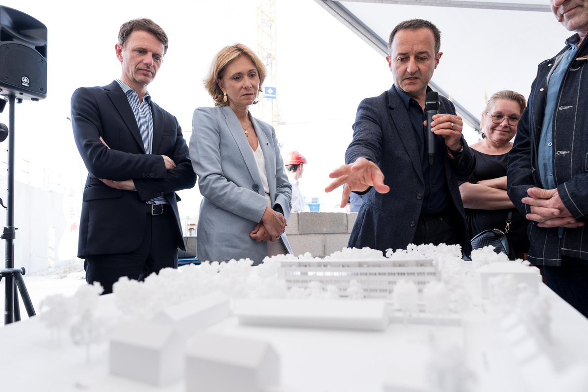 jamescheron's tweet image. Le chantier du #lycée neuf de #Villeparisis est lancé !

➡️ 62 millions € pour ouvrir 1000 places en 2027 !

➡️ avec @vpecresse nous mobilisons 1,9 milliard € pour l’éducation en @iledefrance cette année : notre priorité !