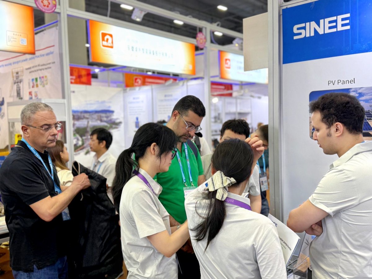 Sineedrive's tweet image. 🎉 Canton Fair Day 2 – Only 3 days left!

At SINEE, we're seeing strong demand from global markets for VFDs, servos, and industrial automation.

⚙ Visit Booth 20.1G19 

📍 April 15–19, 2026

#CantonFair #VFD #Servo #Automation #SINEE