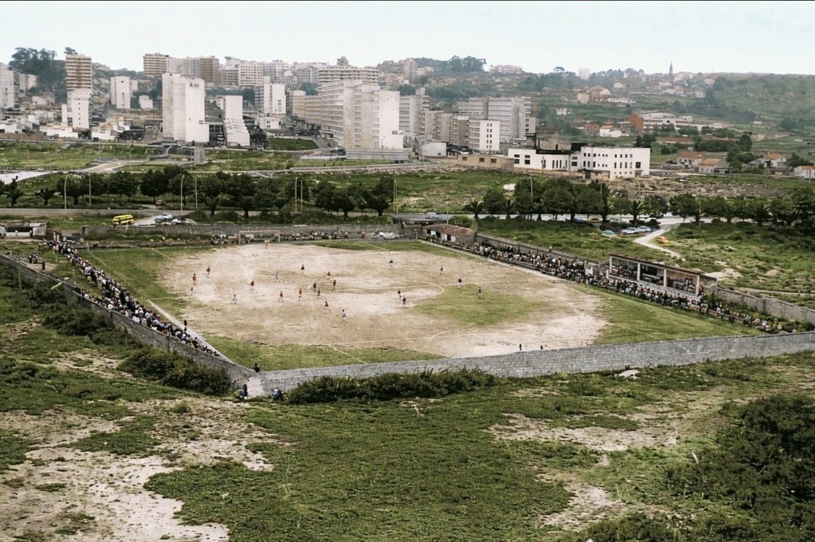 Vai pregunta para a xente de Coruña. Mandouma meu pai. Eu non sei sacado o campo que era. Pista : estaba onde antes estaba louzau.