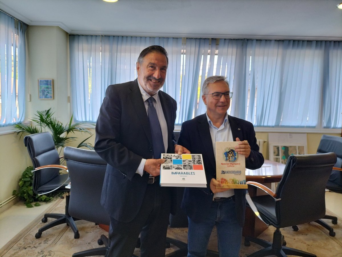 Obsequio do 25 aniversario de Special Olympics Galicia ao presidente da Diputación de Ourense 📖🎁

O noso presidente, Eladio Fernández, otórgoulle está mañá ao presidente da Diputación de Ourense, Luís Menor, o libro e o agasallos polo 25 aniversario de Special Olympics Galicia