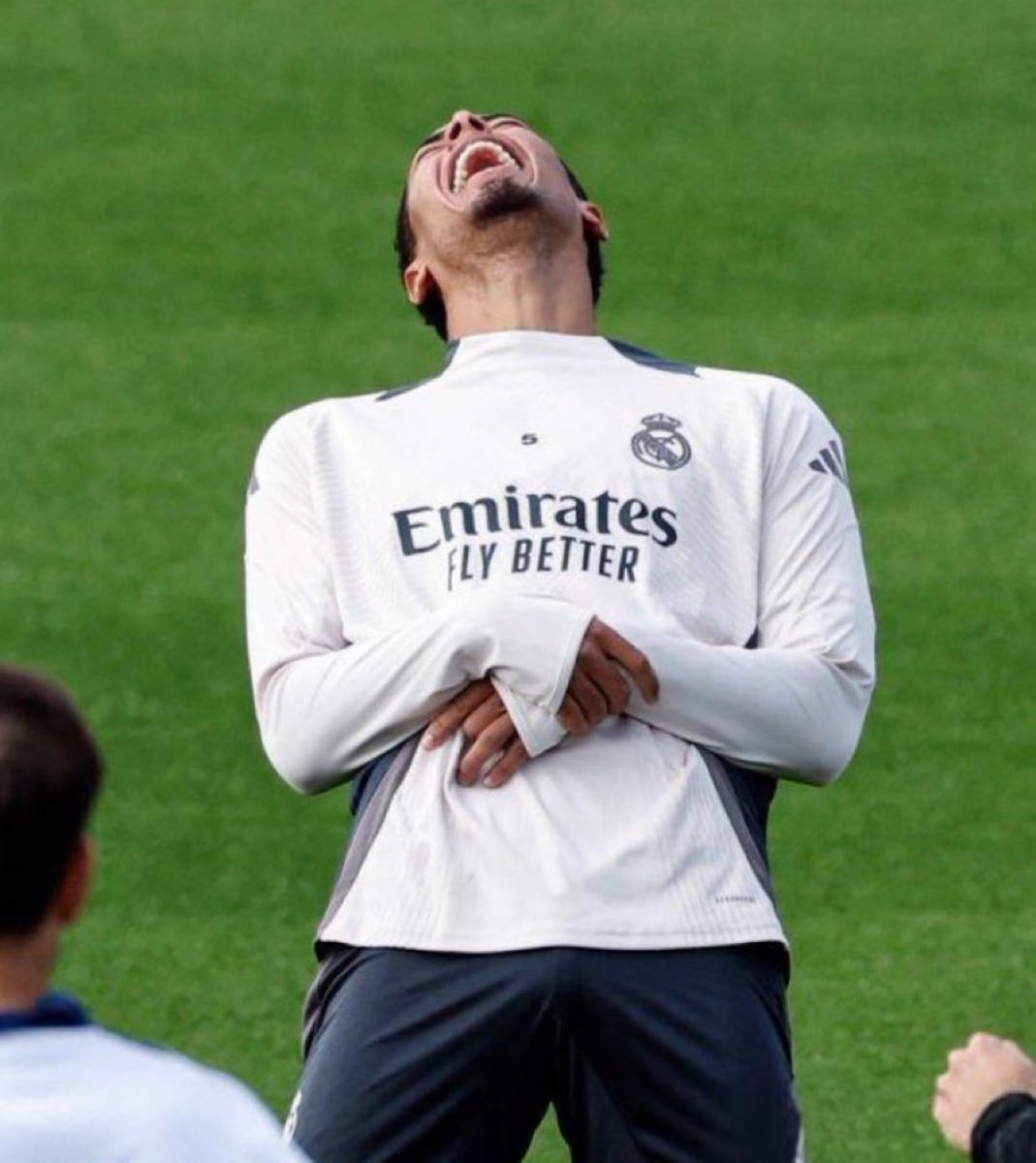 Twilight tweet media