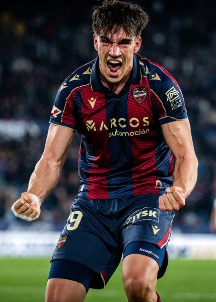 CROX_CULER tweet media