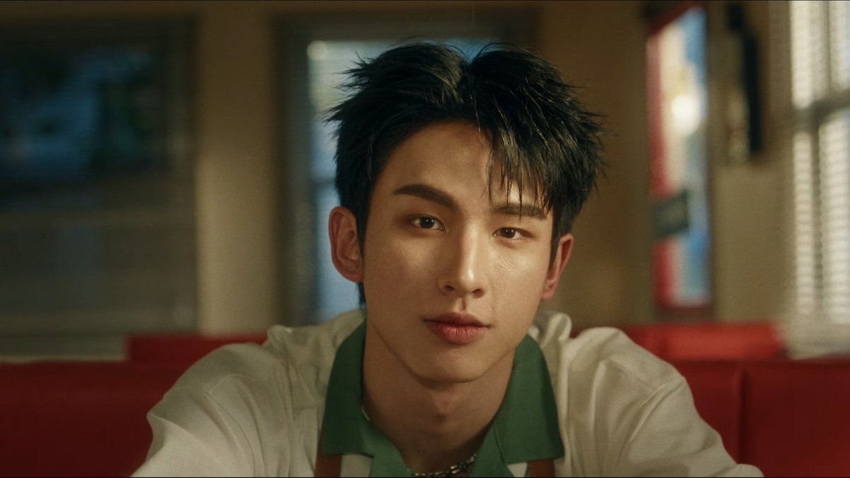 Jtapsumab's tweet image. เข้าร้านแล้วเจอเจ้าของร้านแบบนี้ 
ต่อให้จ้างออกก็ไม่ออก
หล่อจนอยากกราบ ขายอะไรพี่ขอเหมาหมดร้าน😭😭 

#NoExitSurfJavaMV
#NoExitSurfJava
#SurfJava #swensurf #javabh