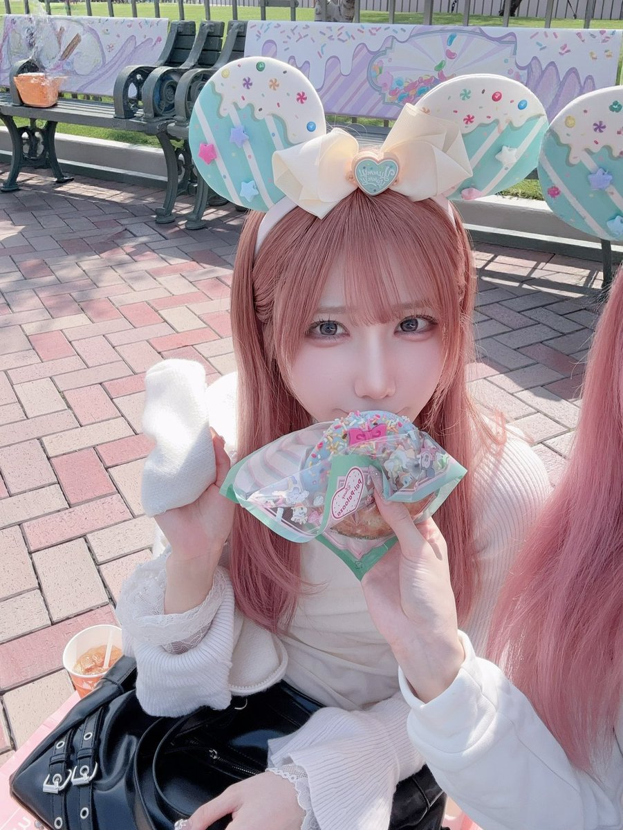 あびるすず tweet media