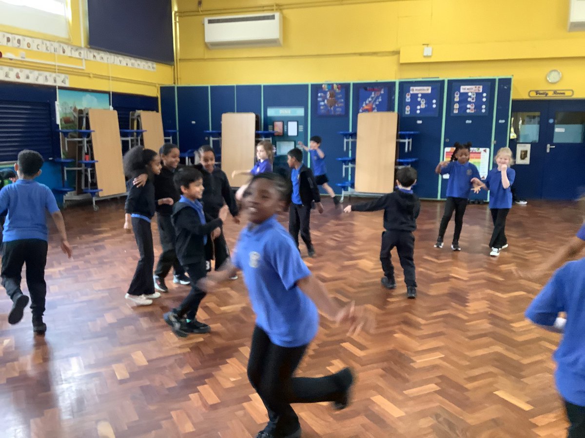 AbbeyPrimary's tweet image. #y2 enjoyed moving freely to music #PE