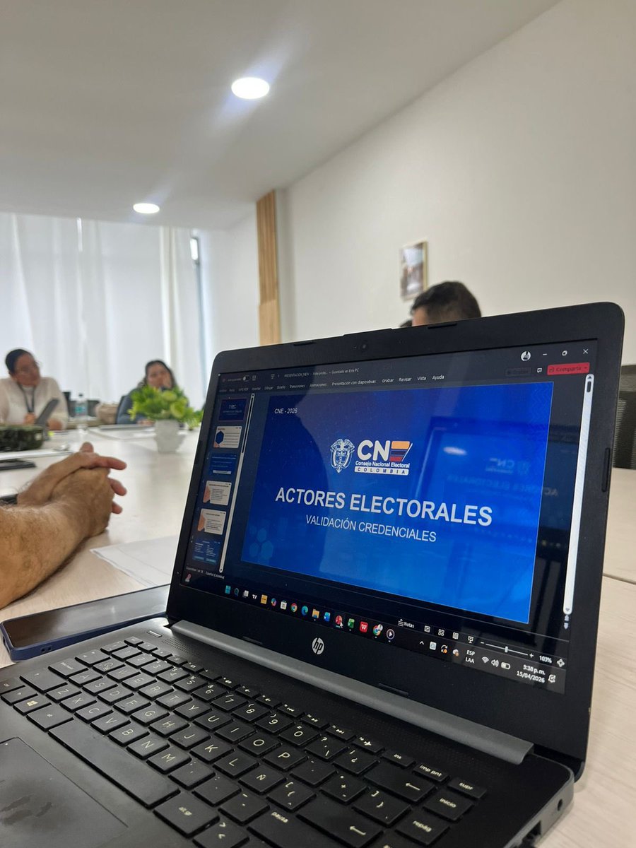 CNE_COLOMBIA's tweet photo. #CNEConLasRegiones | En #Casanare, nos reunimos con el @COL_EJERCITO y la @Registraduria para articular esfuerzos en la capacitación de testigos electorales, de cara a las elecciones presidenciales. ¡Un solo equipo, Colombia Unida en Democracia! https://t.co/3L5AV1M1PJ
