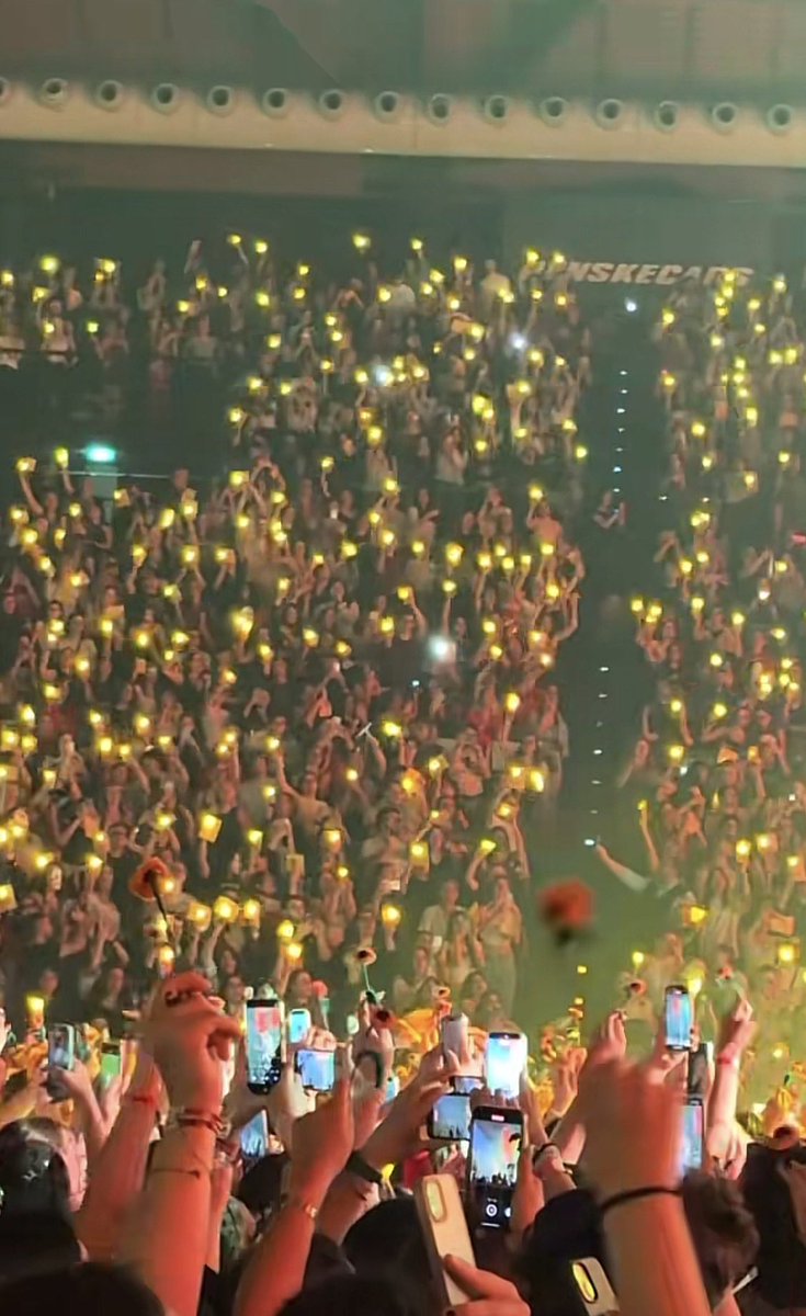 ʀᴀᴢ tweet media