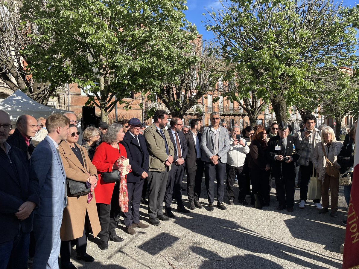 Je représentais <a href="/jlmoudenc/">Jean-Luc Moudenc</a> lors de la cérémonie de #YomHaShoah Ce génocide a assassiné 6 millions de Juifs. Le peuple Juif n’a jamais retrouvé sa démographie d’avant 1939. Et la haine des Juifs ne s’est pas terminée en 1945. Elle mute.
