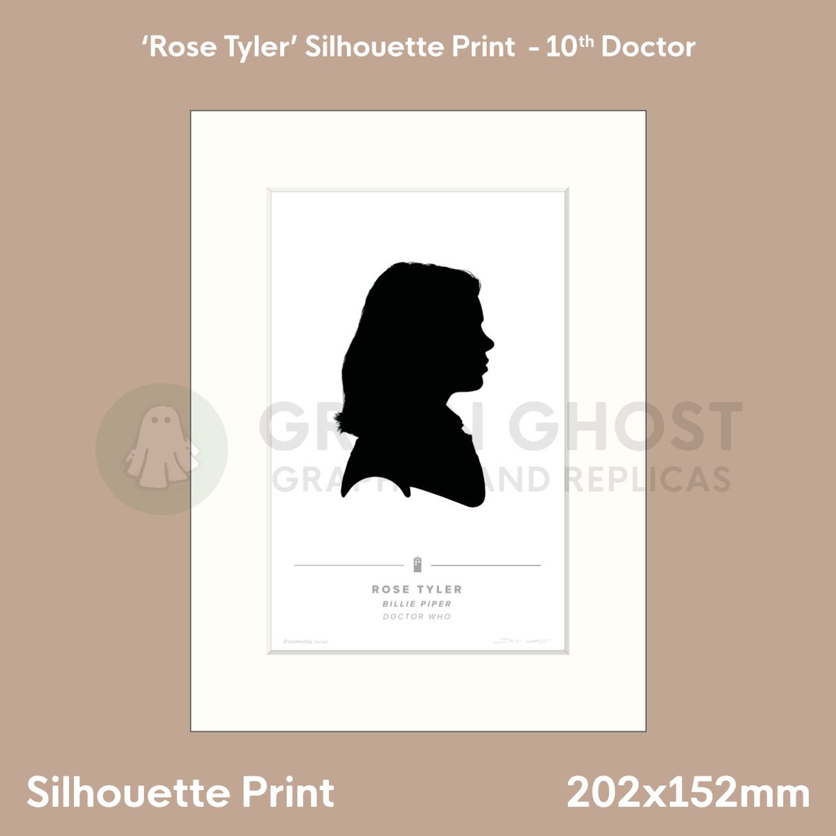 GreenGtGraphics's tweet photo. 20 years since Doctor Who Series 2! Celebrating the Ten &amp; Rose era with 10% off my Tenth Doctor and Rose Tyler silhouette prints for the next two weeks. Great for gifts or Comic Con autographs.
https://t.co/2uHQesZ9pV
#DoctorWho #Whovian #TenthDoctor #RoseTyler #DWArt #Series2 https://t.co/PxGwBRe8dy