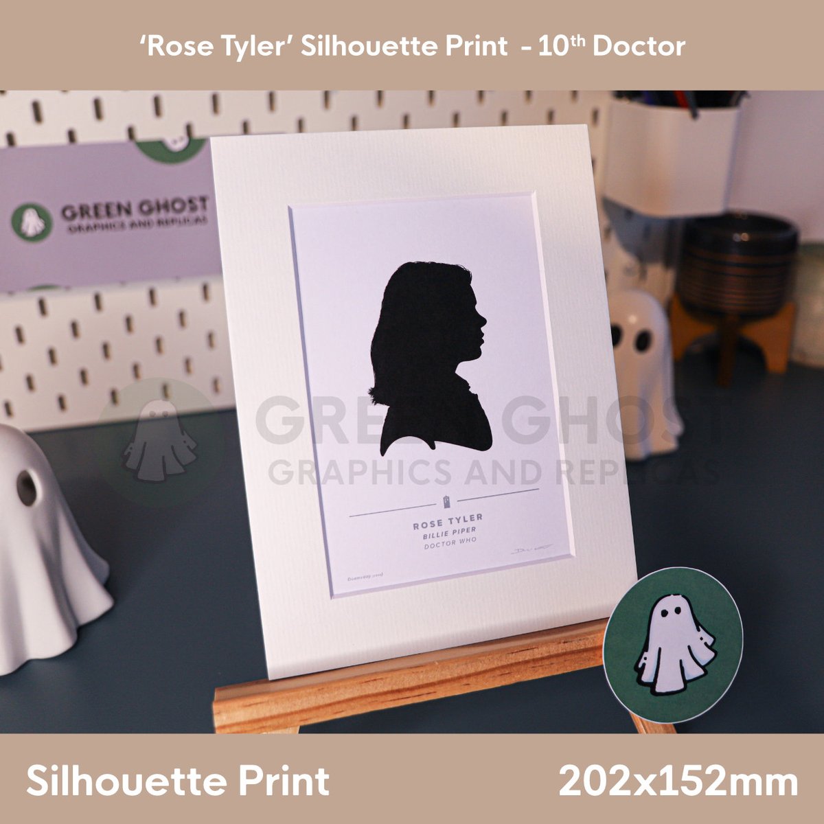 GreenGtGraphics's tweet photo. 20 years since Doctor Who Series 2! Celebrating the Ten &amp; Rose era with 10% off my Tenth Doctor and Rose Tyler silhouette prints for the next two weeks. Great for gifts or Comic Con autographs.
https://t.co/2uHQesZ9pV
#DoctorWho #Whovian #TenthDoctor #RoseTyler #DWArt #Series2 https://t.co/PxGwBRe8dy