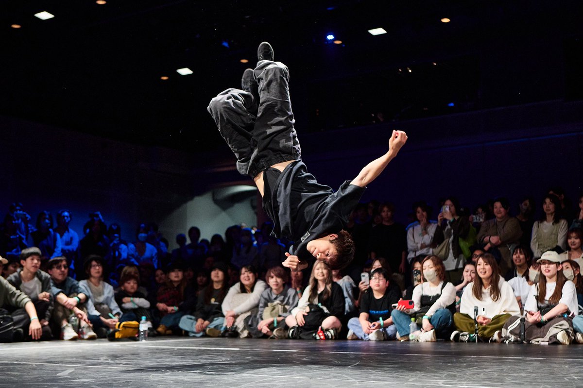 ASHITAKA🐇逆立ちギネス保持者 tweet media