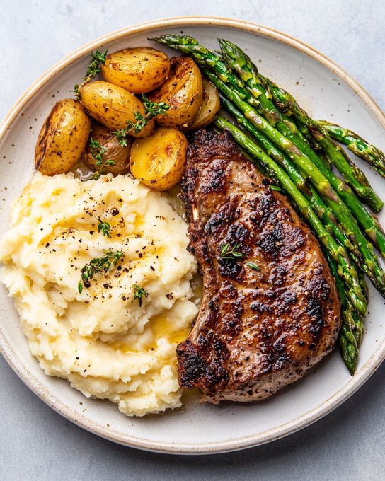 Food Crush tweet media