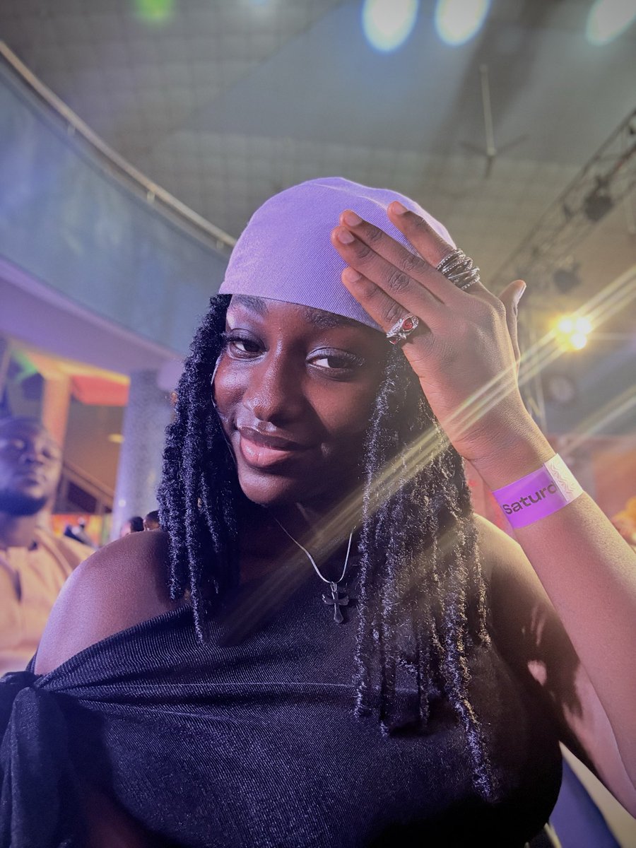 Claire 💙 tweet media