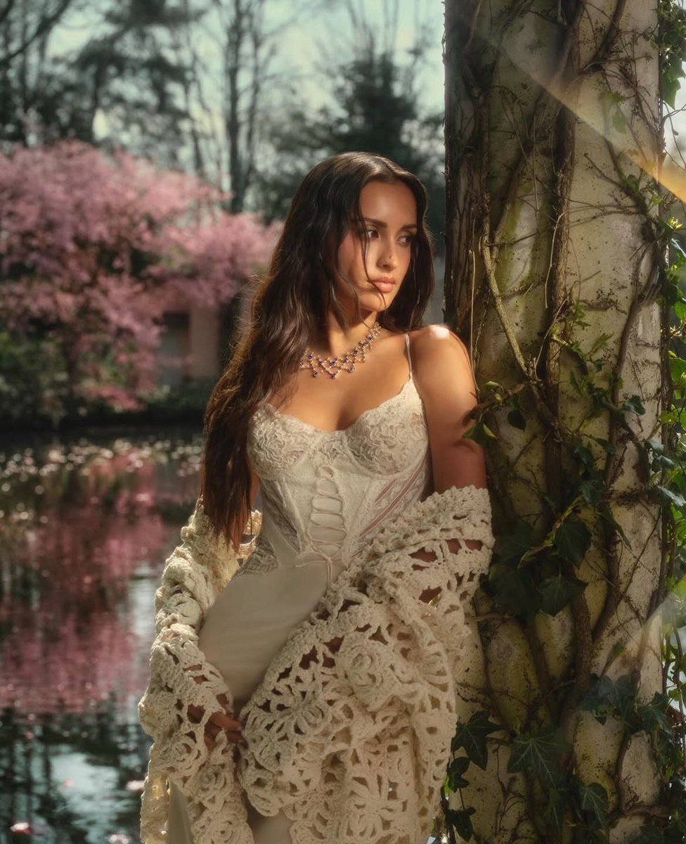 this whole photoshoot is so dreamy