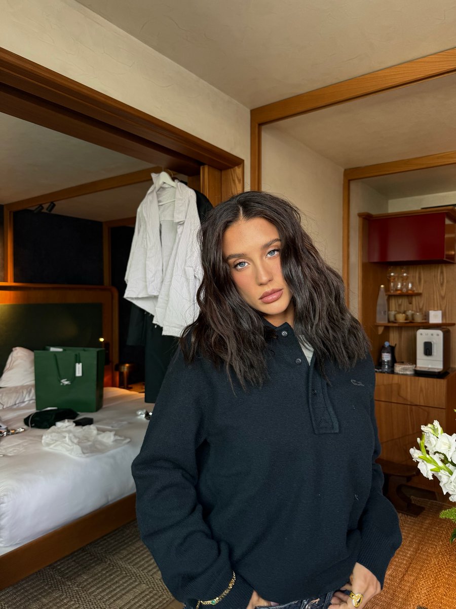 María Pedraza  tweet media