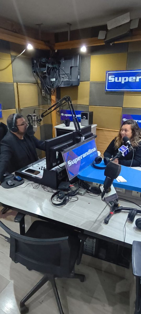 📌 Estuvimos en Radio Superandina de Los Andes compartiendo oferta programática disponible en provincias de Los Andes y San Felipe.

Hablamos de los programas de apoyo en prevención de la violencia de género, autonomía económica y fortalecimiento del emprendimiento femenino 💪✨