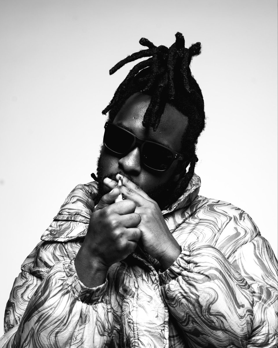 _.BLACK._ tweet media