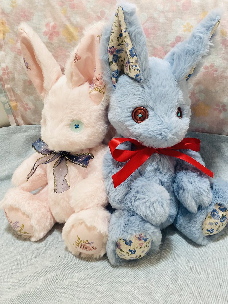 #ハンドメイド作品
 #凛と立つその存在

キリッとおすまし、狐の2人