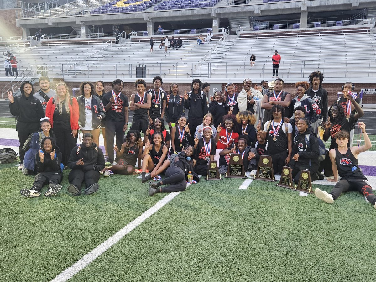 Life Mustang Track tweet media
