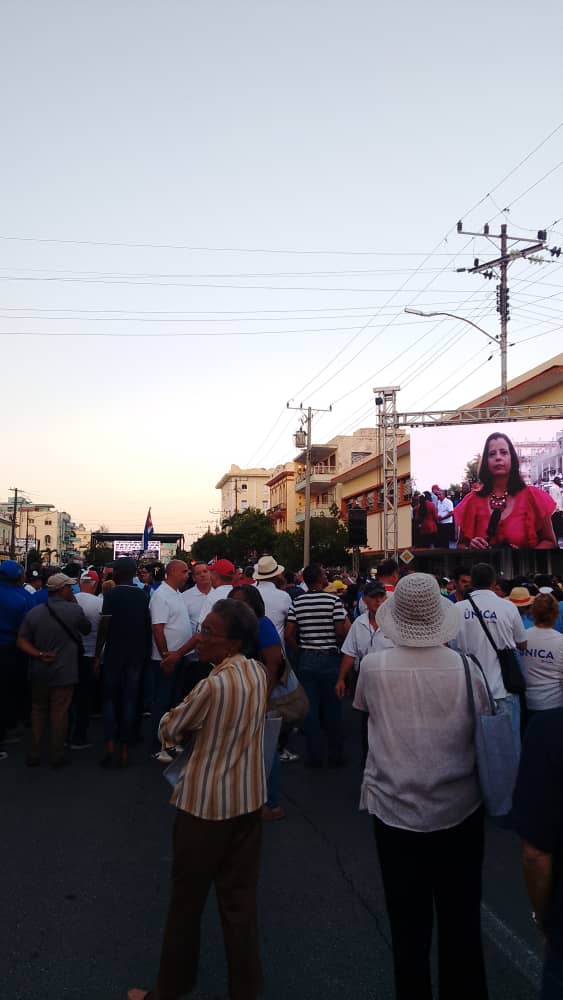CUBAPEL's tweet photo. #CubapelPresente junto al GEIQ y al MINDUS en el acto por el 65 Aniversario de la declaración del carácter socialista de la Revolución Cubana.
#GirónEsHoy
#IndustriaQuímica
#IndustriasCuba https://t.co/aUDGAuRnzf