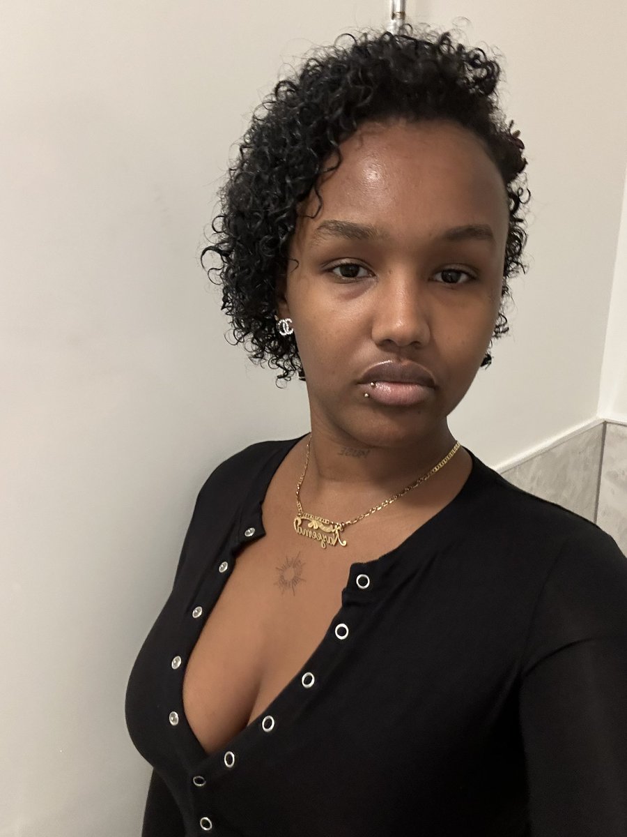 Naz 🦢 tweet media